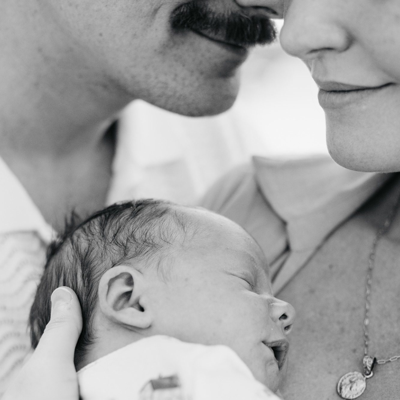 Family photos at Mueller Lake Park in Austin, Texas