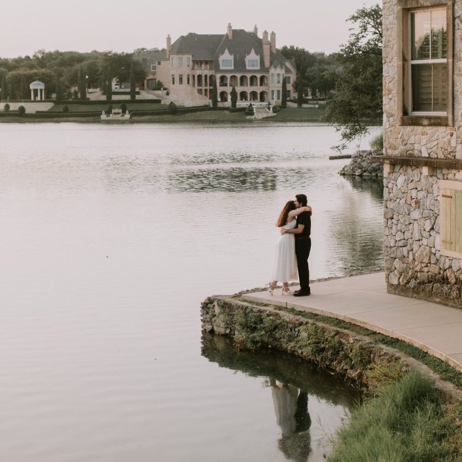 Natural family portraits at Mueller Lake Park in Austin, TX