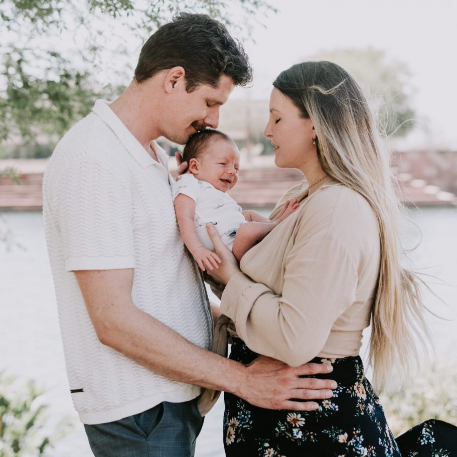Austin family photographer capturing portraits at Mueller Lake Park